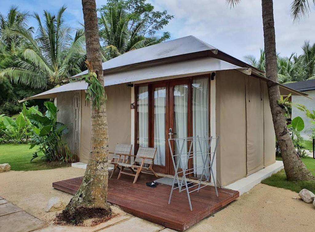 bahan tenda glamping pantai