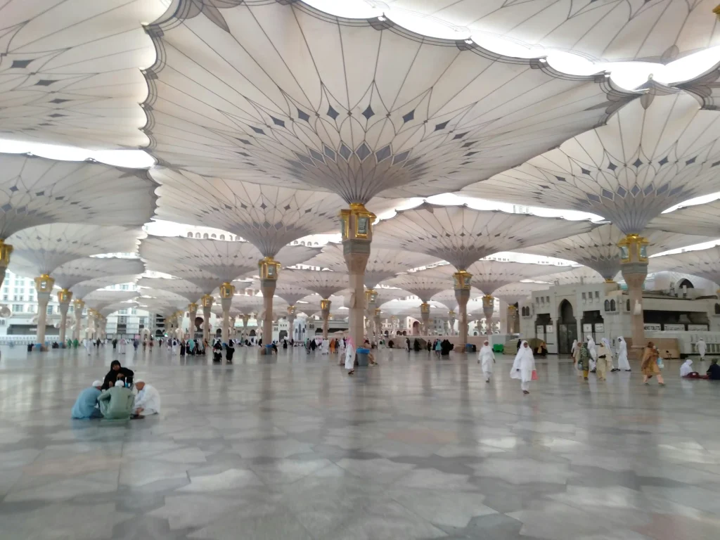 Kanopi Membrane Masjid dan Mushola: Pilihan Atap Bentang Lebar